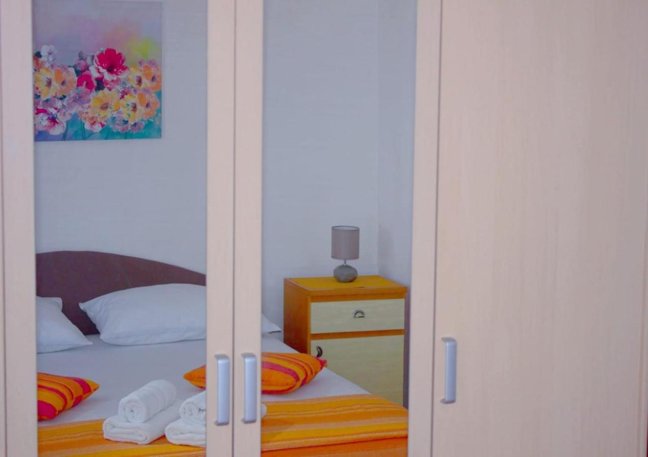 Apartment Ema Trogir Eksteriør bilde