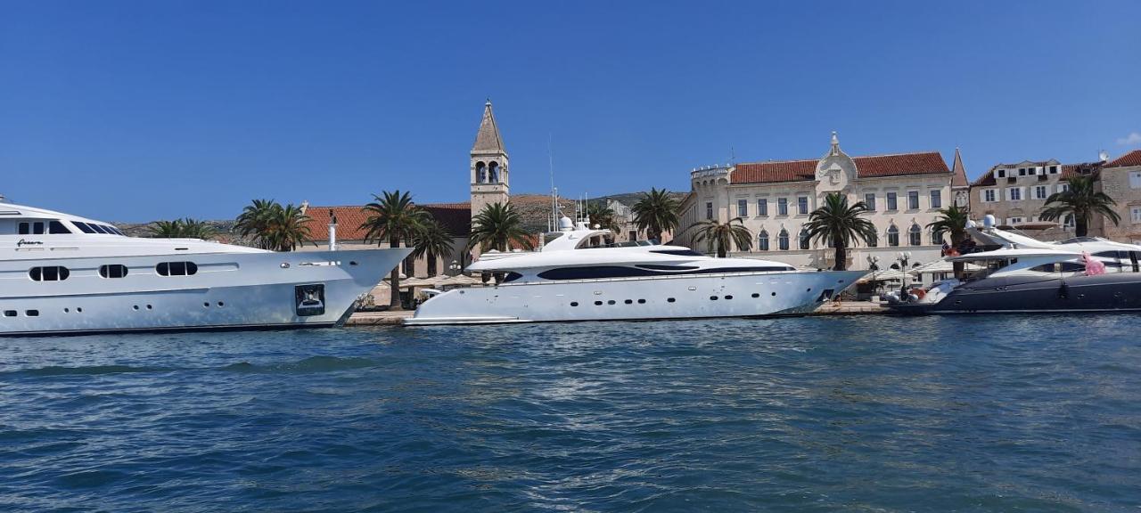 Apartment Ema Trogir Eksteriør bilde