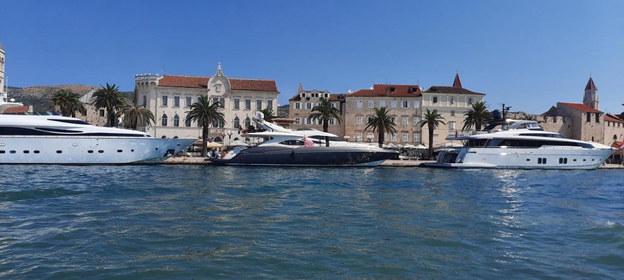 Apartment Ema Trogir Eksteriør bilde